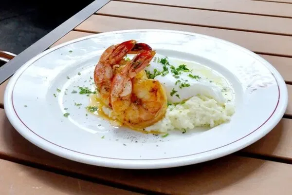 Pan-seared shrimp with Parmesan grits